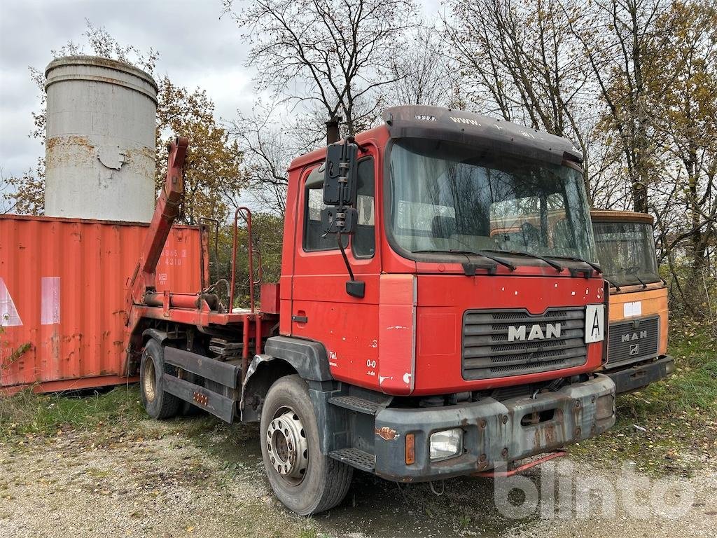 LKW του τύπου MAN 18.284 MK, Gebrauchtmaschine σε Düsseldorf (Φωτογραφία 1)