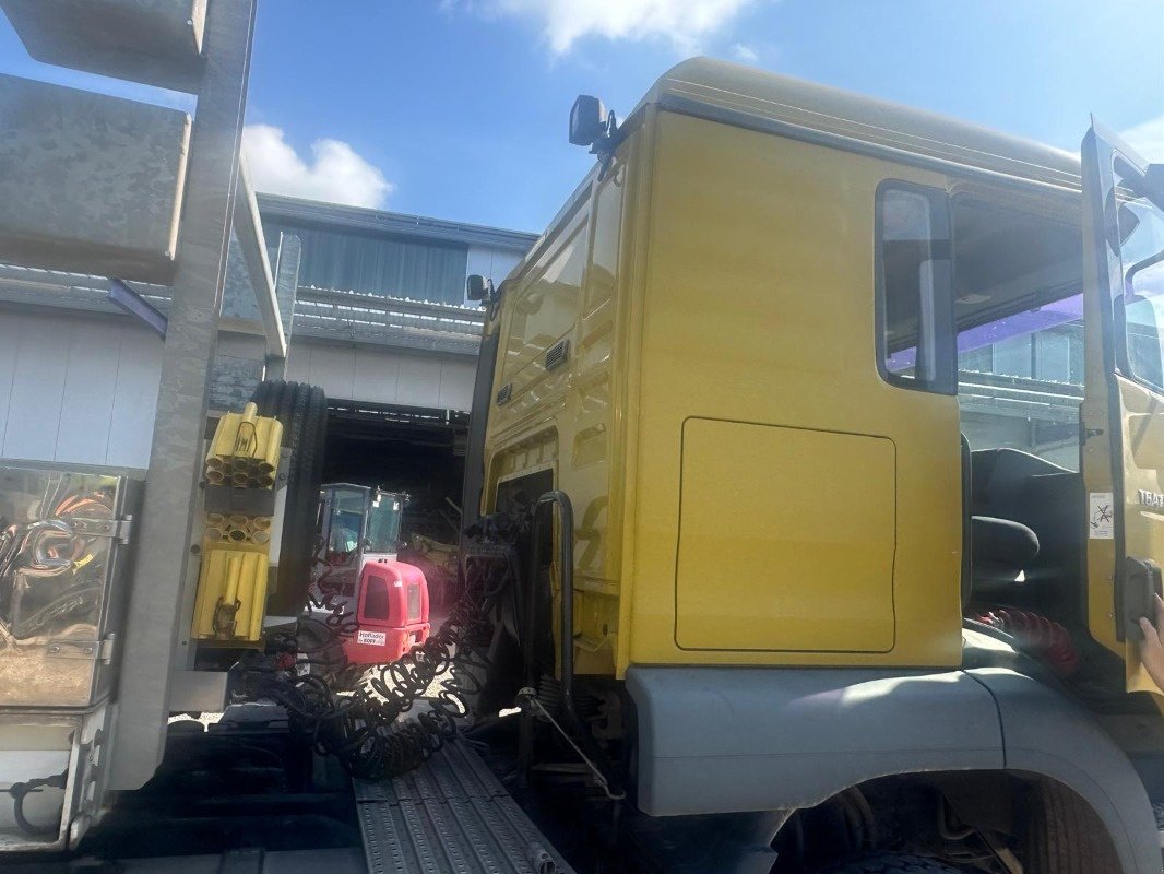 LKW типа MAN TGA 18.480 LOF Allrad landw. Zulassung, Gebrauchtmaschine в Schutterzell (Фотография 12)