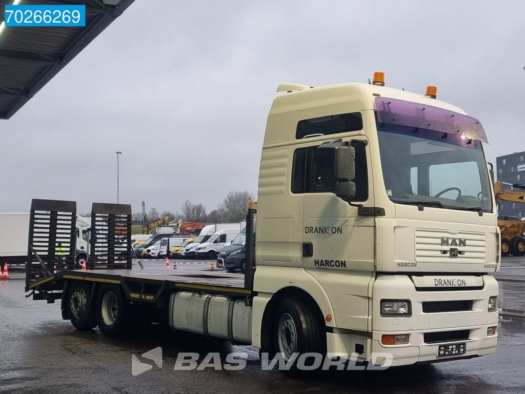 LKW типа MAN TGA 26.413 6X2 XXL Retarder Oprijwagen Hydraulic Ramps, Gebrauchtmaschine в Veghel (Фотография 3)