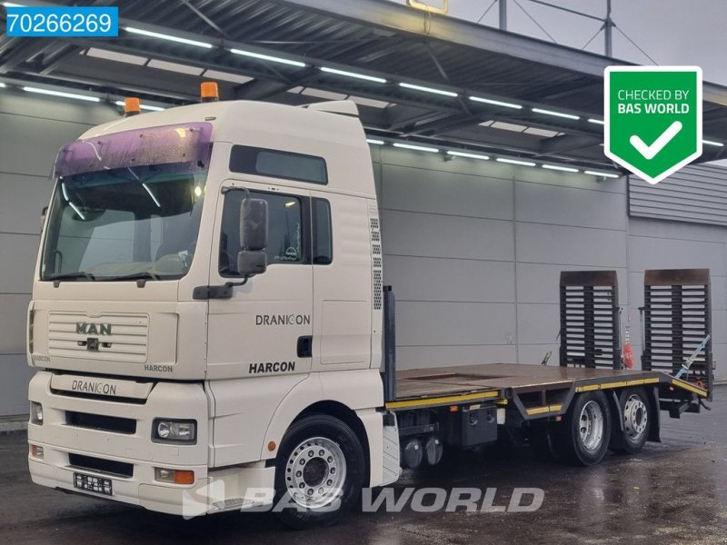 LKW типа MAN TGA 26.413 6X2 XXL Retarder Oprijwagen Hydraulic Ramps, Gebrauchtmaschine в Veghel (Фотография 1)