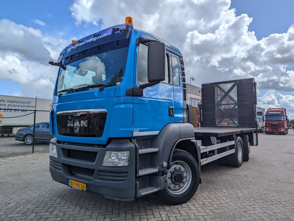 LKW of the type MAN TGS 26.360 6X4H-2 BL - HydroDrive - Oprijwagen - Hydr. Ramp 4.2M, Gebrauchtmaschine in Oud Gastel (Picture 1)