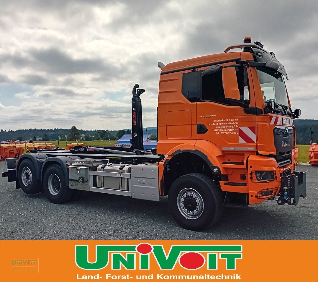 LKW typu MAN TGS 28.520 Allrad mit Lift Lenkachse Multlift Abroller + Streuer + Schneepflug Winterdienst, Gebrauchtmaschine v Warmensteinach (Obrázek 11)