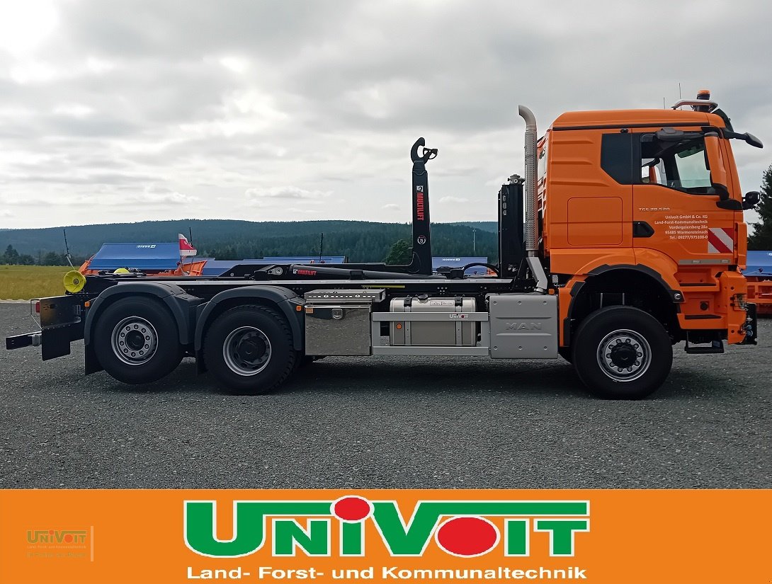 LKW del tipo MAN TGS 28.520 Allrad mit Lift Lenkachse Multlift Abroller + Streuer + Schneepflug Winterdienst, Gebrauchtmaschine In Warmensteinach (Immagine 17)