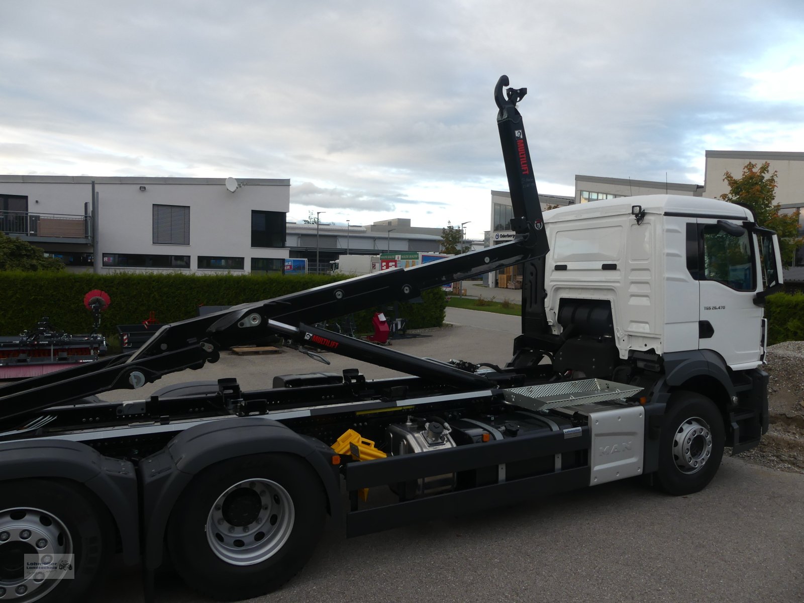 LKW Türe ait MAN TGS26.470, Neumaschine içinde Traunreut (resim 5)