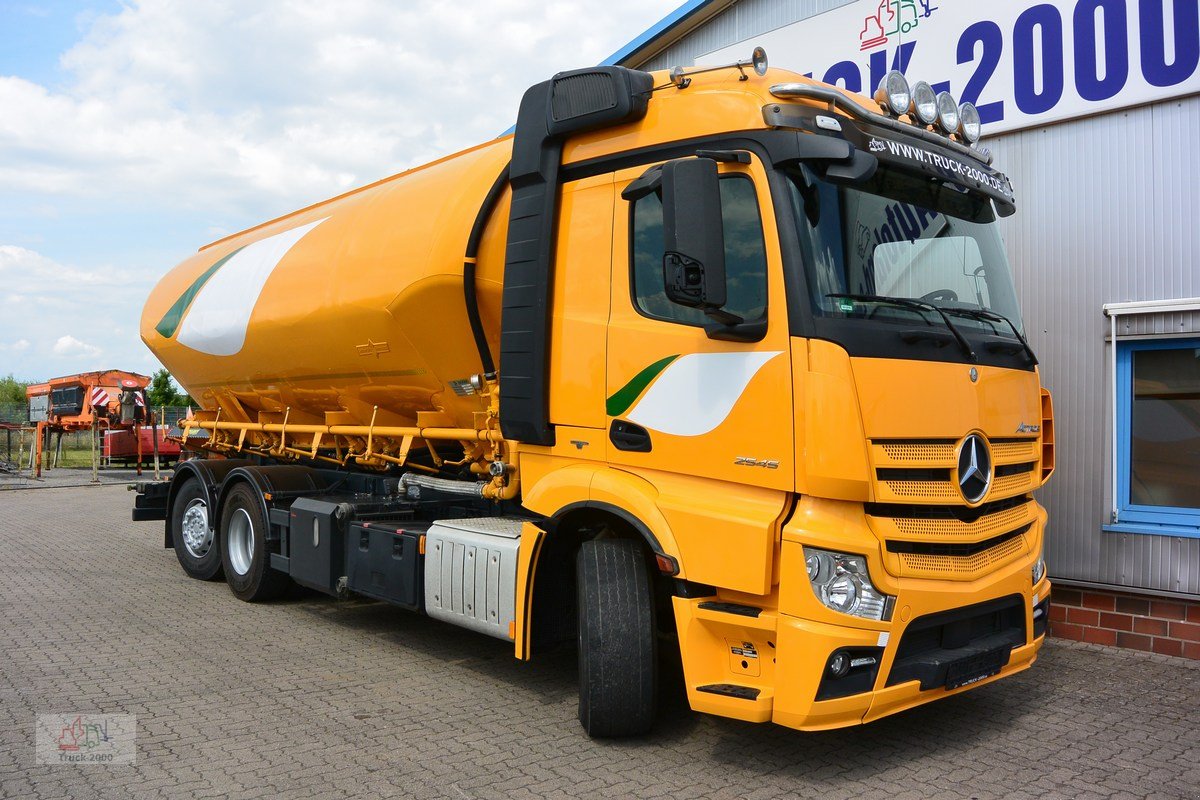 LKW Türe ait Mercedes-Benz Actros 2545 Silo 31m³ Getreide Staub Rieselgüter, Gebrauchtmaschine içinde Sottrum (resim 5)