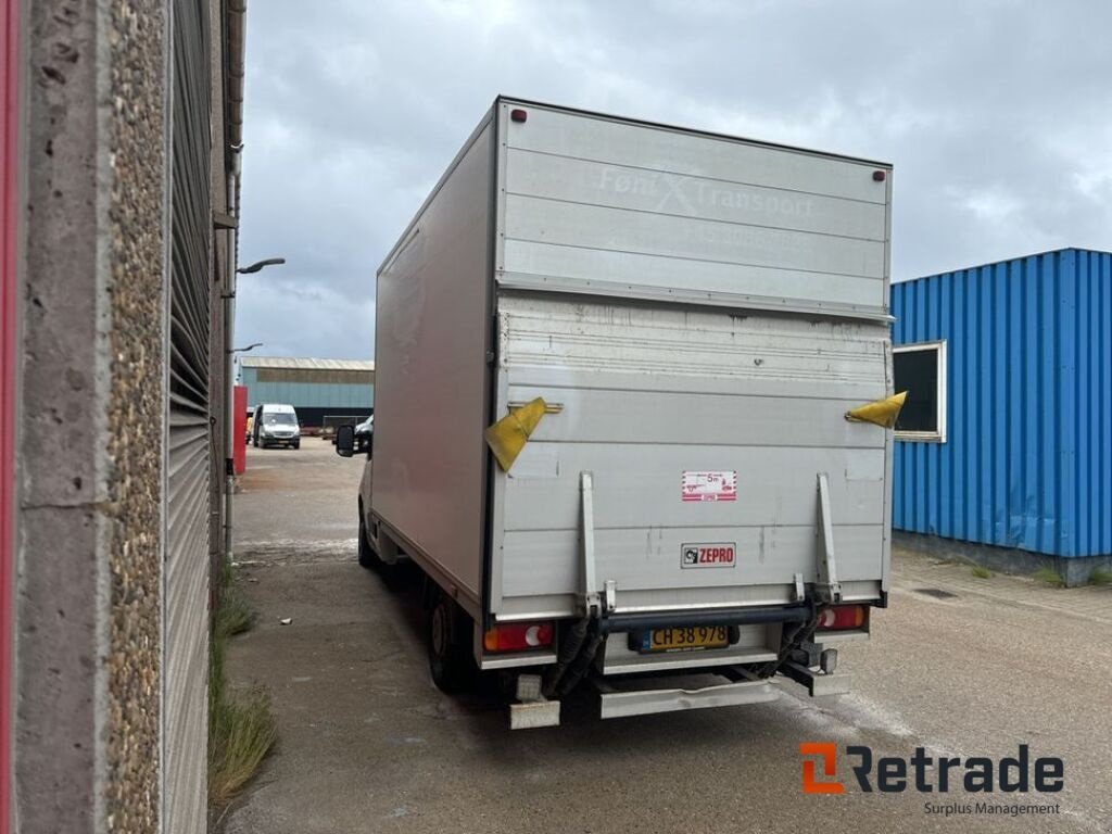 LKW van het type Renault 2.3 dCi S&S 135 med lift, Gebrauchtmaschine in Rødovre (Foto 5)