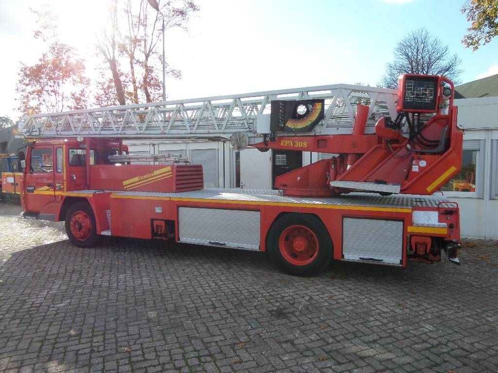 LKW del tipo Renault Camiva Ladderwagen 30 meter, Gebrauchtmaschine en Rucphen (Imagen 2)