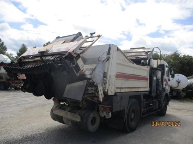 LKW typu Renault KERAX 320 Dci goudronneuse, Gebrauchtmaschine v Bourron Marlotte (Obrázek 3)