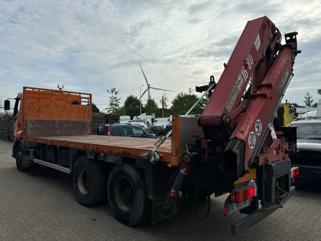 LKW of the type Renault Premium 420 **FLATBED + HMF CRANE**, Gebrauchtmaschine in Kessel (Picture 4)