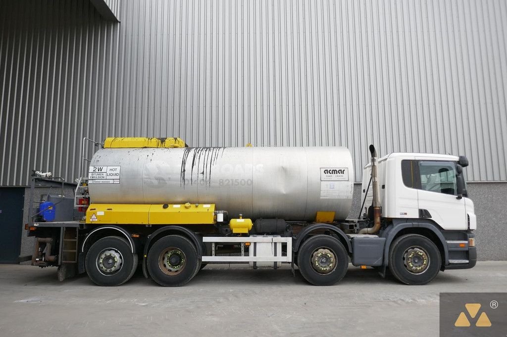 LKW of the type Scania P380 8x2, Gebrauchtmaschine in Zevenbergen (Picture 2)