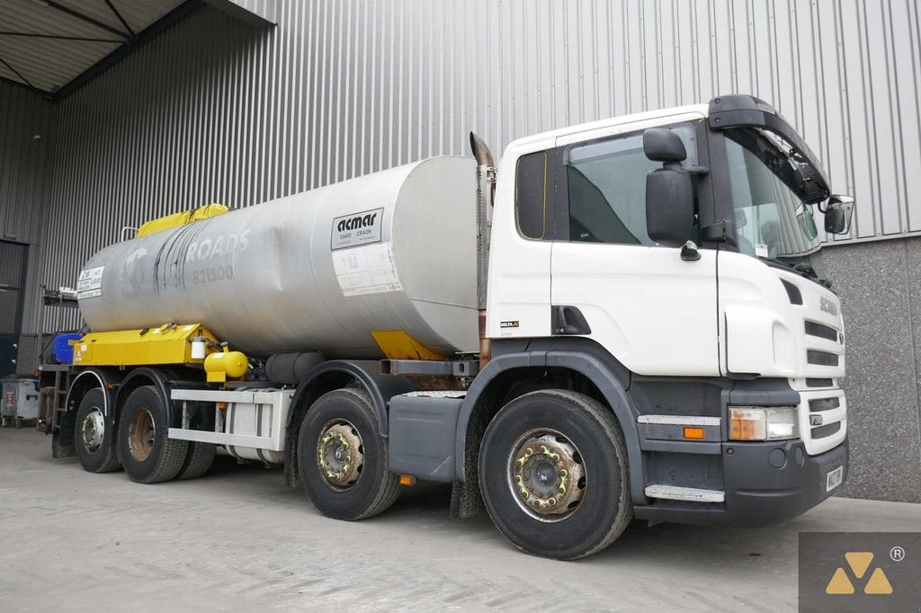 LKW of the type Scania P380 8x2, Gebrauchtmaschine in Zevenbergen (Picture 3)