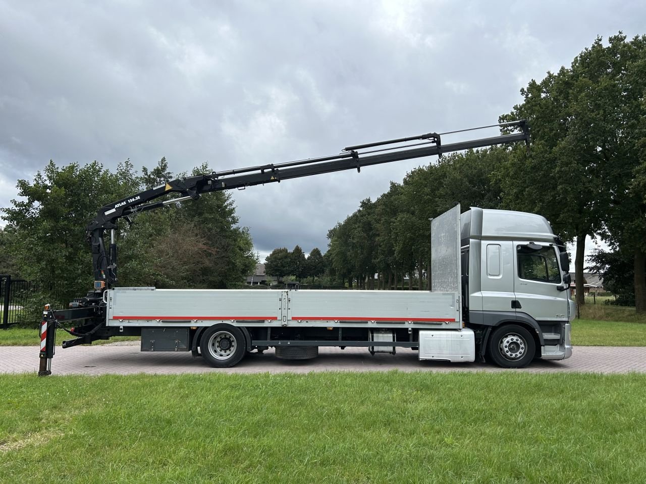 LKW van het type Sonstige DAF CF 370 FA met ATLAS laadkraan 126.3E euro 6, Gebrauchtmaschine in Putten (Foto 1)