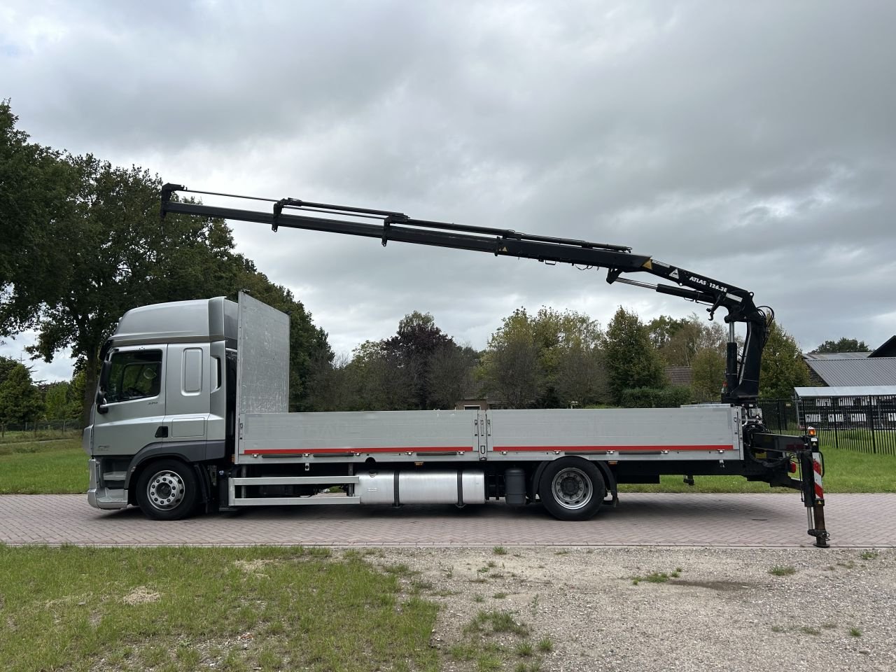 LKW Türe ait Sonstige DAF CF 370 FA met ATLAS laadkraan 126.3E euro 6, Gebrauchtmaschine içinde Putten (resim 4)