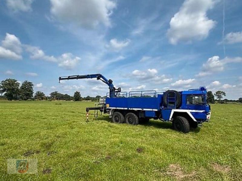 LKW of the type Sonstige Lkw MAN KAT MIL GL 6x6 Pritsche Kran Palfinger PK11 Seilwinde THW, Gebrauchtmaschine in Fitzen (Picture 1)