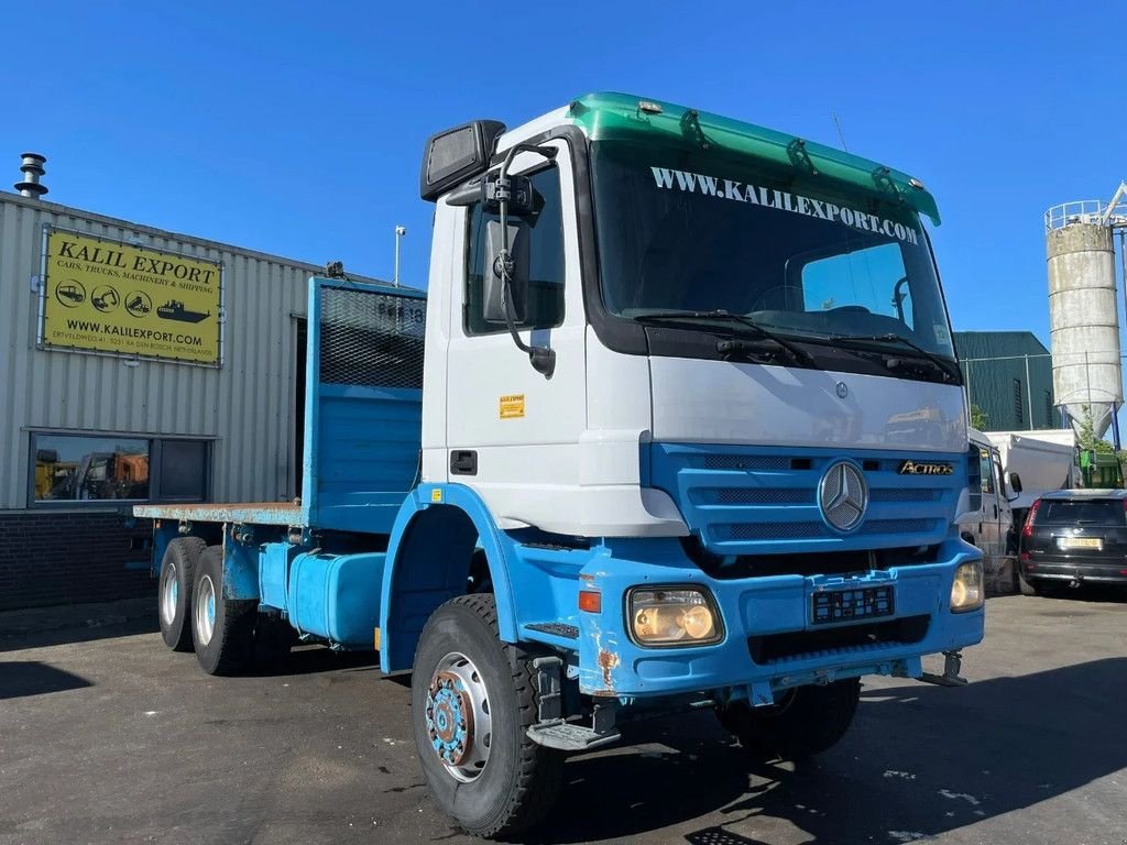 LKW of the type Sonstige Mercedes Benz Actros 3341 MP2 Platform Twistlocks for 20ft Container 6x6 V6 Bi, Gebrauchtmaschine in 'S-Hertogenbosch (Picture 2)