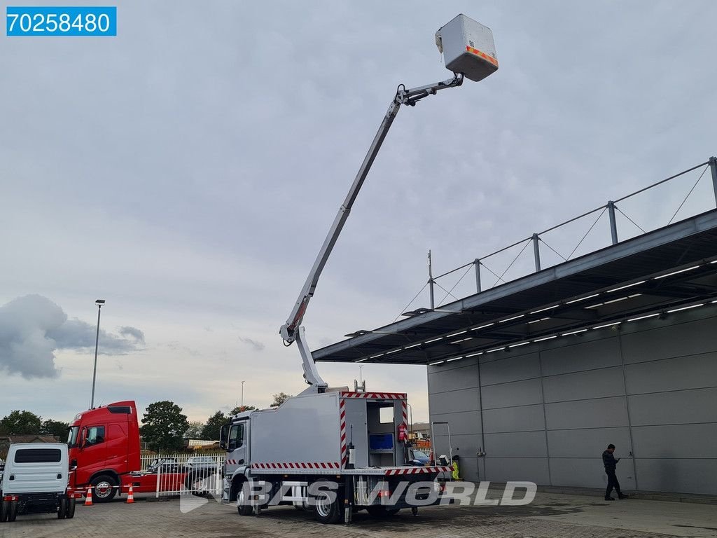 LKW del tipo Sonstige Mercedes Benz Antos 1830 4X2 Hubarbeitsb&uuml;hne 14.70m Time France VST 2, Gebrauchtmaschine In Veghel (Immagine 2)