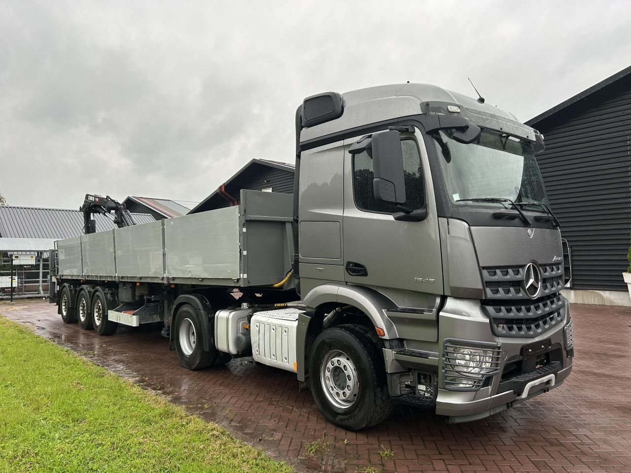 LKW van het type Sonstige Mercedes-Benz Arocs 1845 GT oplegger met Hiab kraan, Gebrauchtmaschine in Putten (Foto 8)