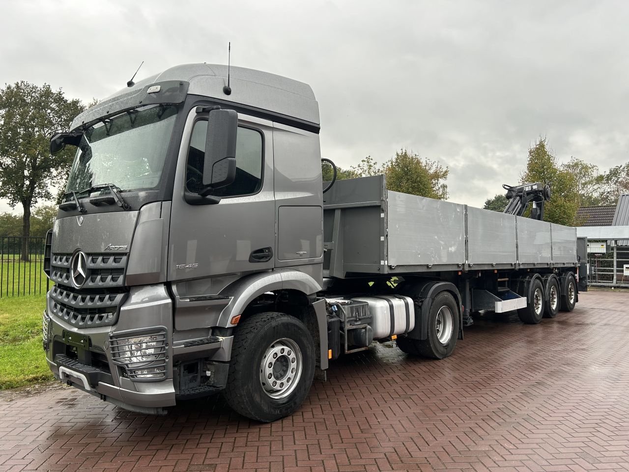 LKW Türe ait Sonstige Mercedes-Benz Arocs 1845 GT oplegger met Hiab kraan, Gebrauchtmaschine içinde Putten (resim 4)