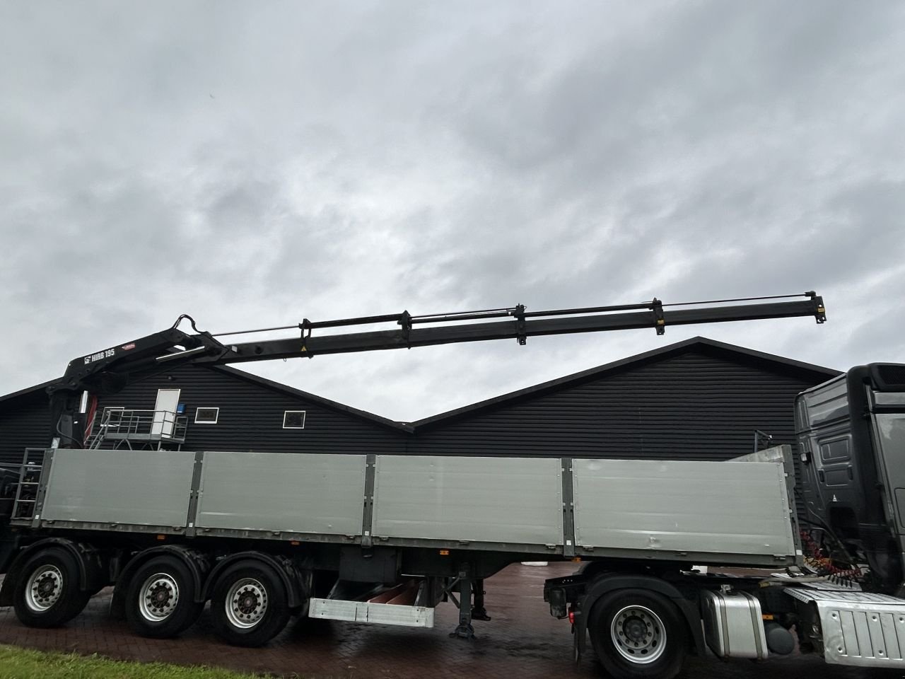 LKW of the type Sonstige Mercedes-Benz Arocs 1845 GT oplegger met Hiab kraan, Gebrauchtmaschine in Putten (Picture 11)