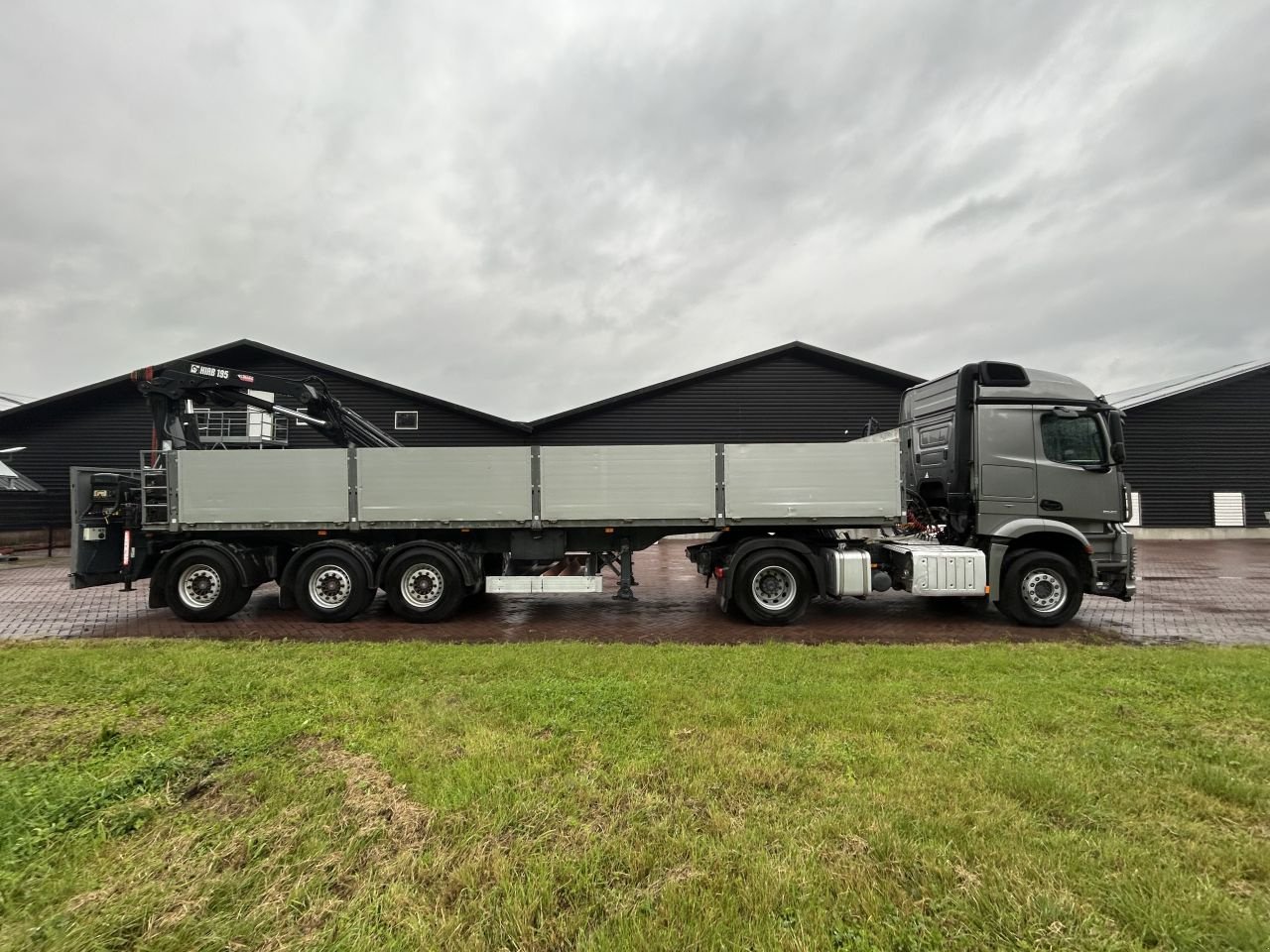 LKW des Typs Sonstige Mercedes-Benz Arocs 1845 GT oplegger met Hiab kraan, Gebrauchtmaschine in Putten (Bild 9)