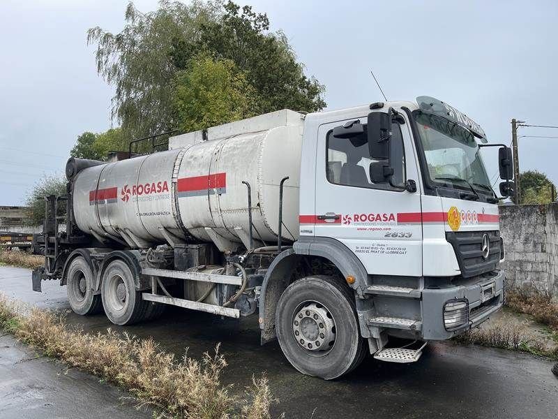 LKW van het type Sonstige Mercedes Benz AXOR 2633K Bitumen Sprayer, Gebrauchtmaschine in Waregem (Foto 1)