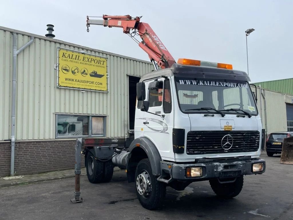 LKW des Typs Sonstige Mercedes Benz SK 1922 Tractor 4x4 With Crane Full Spring V6 Big Axle German Tr, Gebrauchtmaschine in 'S-Hertogenbosch (Bild 2)