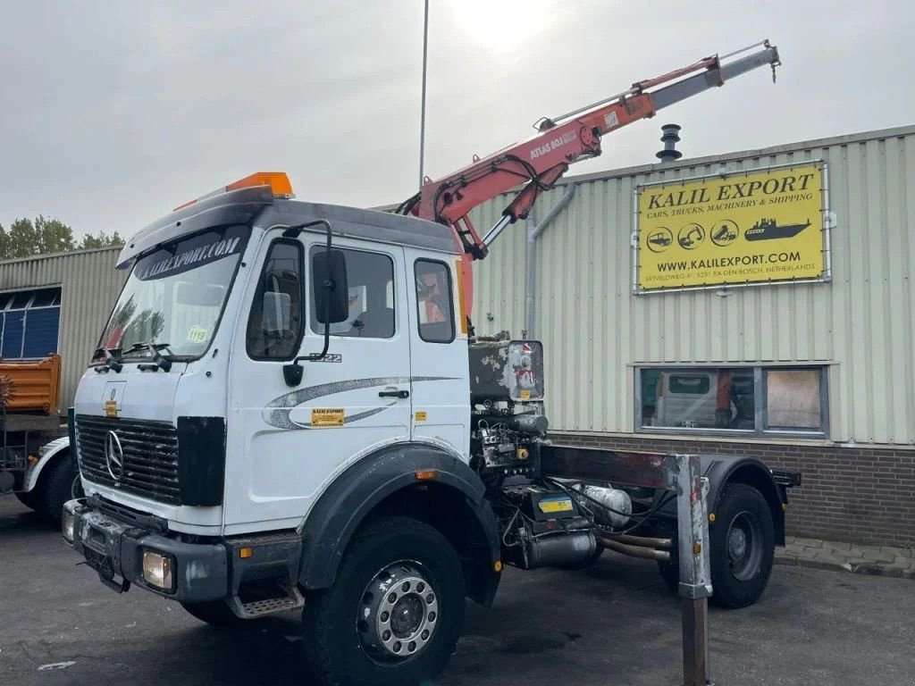 LKW za tip Sonstige Mercedes Benz SK 1922 Tractor 4x4 With Crane Full Spring V6 Big Axle German Tr, Gebrauchtmaschine u 'S-Hertogenbosch (Slika 3)