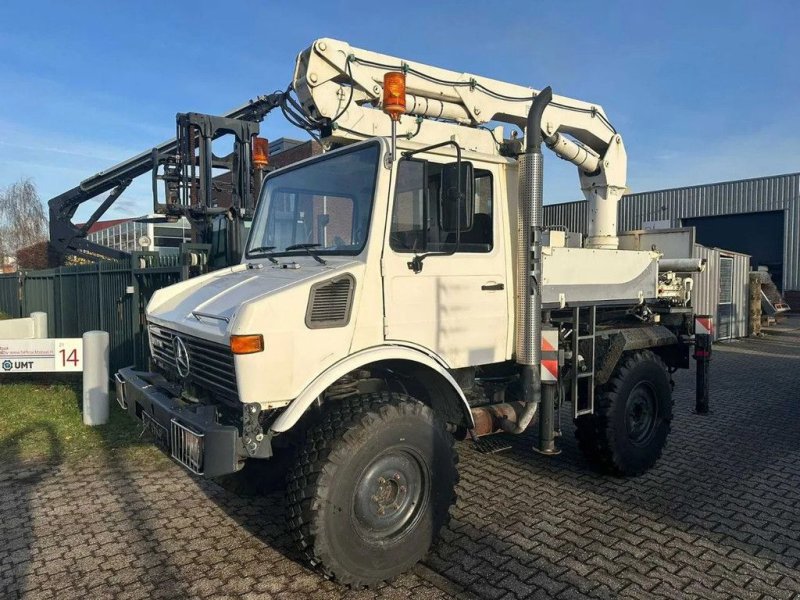 LKW от тип Sonstige Mercedes Benz UNIMOG - 424, Gebrauchtmaschine в Andelst