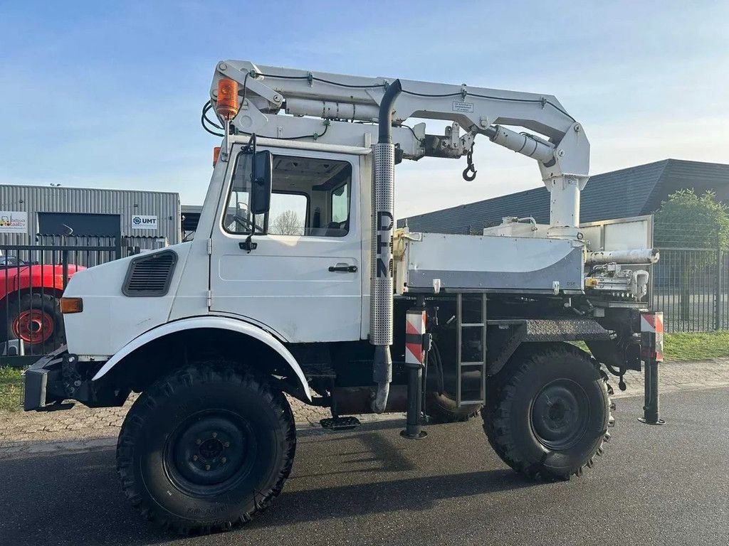 LKW van het type Sonstige Mercedes Benz UNIMOG - 424, Gebrauchtmaschine in Andelst (Foto 3)