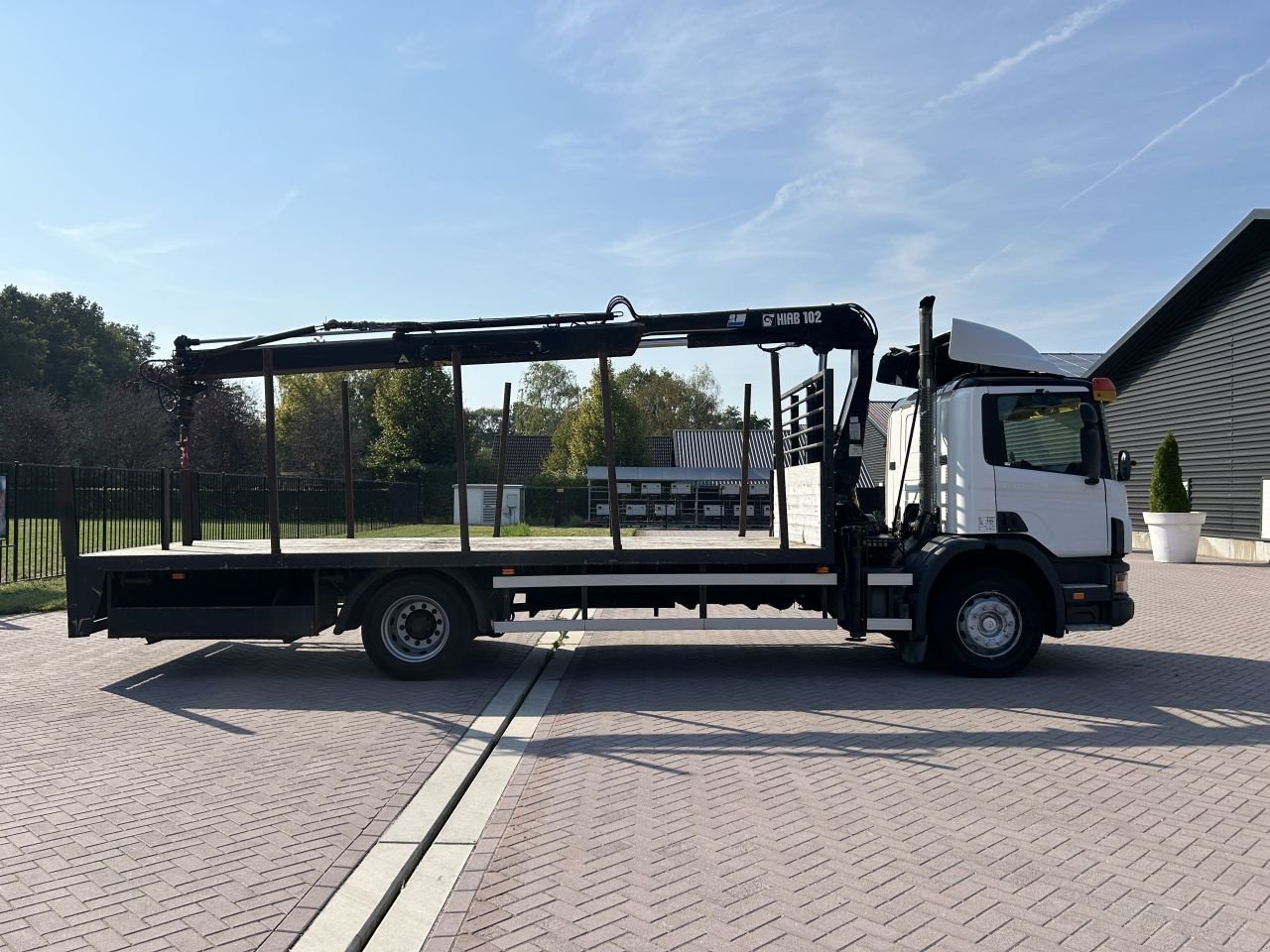 LKW typu Sonstige SCANIA P 94 DB 4X2 NA 75 115 met Hiab laadkraan 102-1, Gebrauchtmaschine v Putten (Obrázek 2)