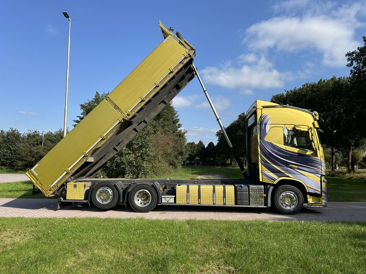 LKW a típus Sonstige Volvo FH 520 multitransporter kipper / tipper full options, Gebrauchtmaschine ekkor: Putten (Kép 1)