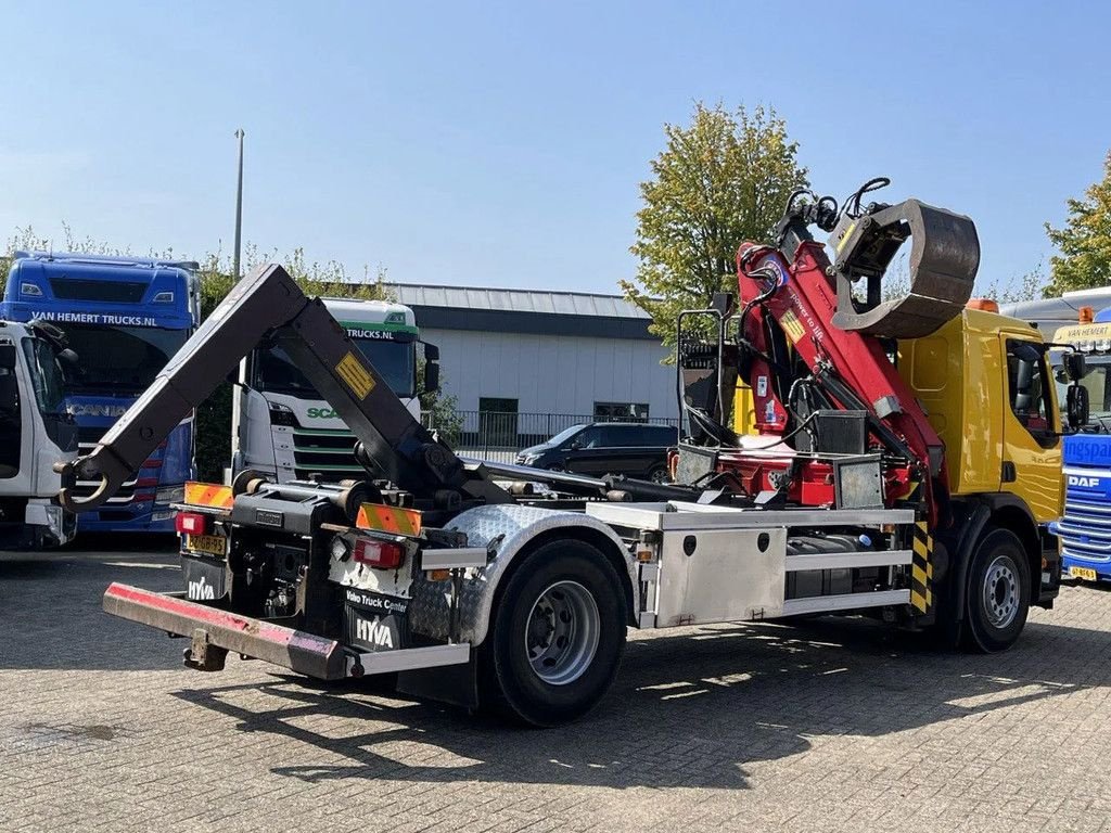 LKW des Typs Volvo 240 / HMF Z-Crane / Radio remote / Hooklift Haakarm / Only 207.1, Gebrauchtmaschine in Ammerzoden (Bild 4)