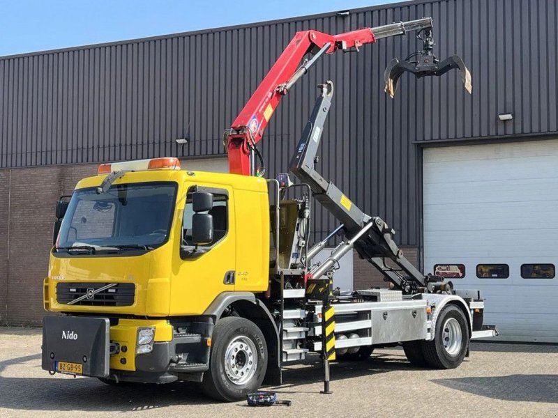 LKW of the type Volvo 240 / HMF Z-Crane / Radio remote / Hooklift Haakarm / Only 207.1, Gebrauchtmaschine in Ammerzoden (Picture 1)