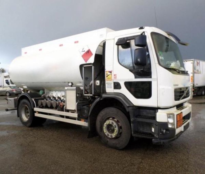 LKW des Typs Volvo FES 42 R HCM, Gebrauchtmaschine in Bourron Marlotte (Bild 3)