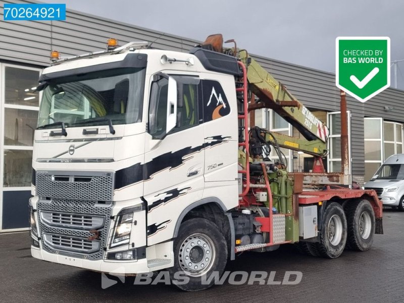 LKW of the type Volvo FH16 750 6X4 Hiab Loglift Wood Crane VEB+ Retarder 2x Tanks Euro, Gebrauchtmaschine in Veghel (Picture 1)