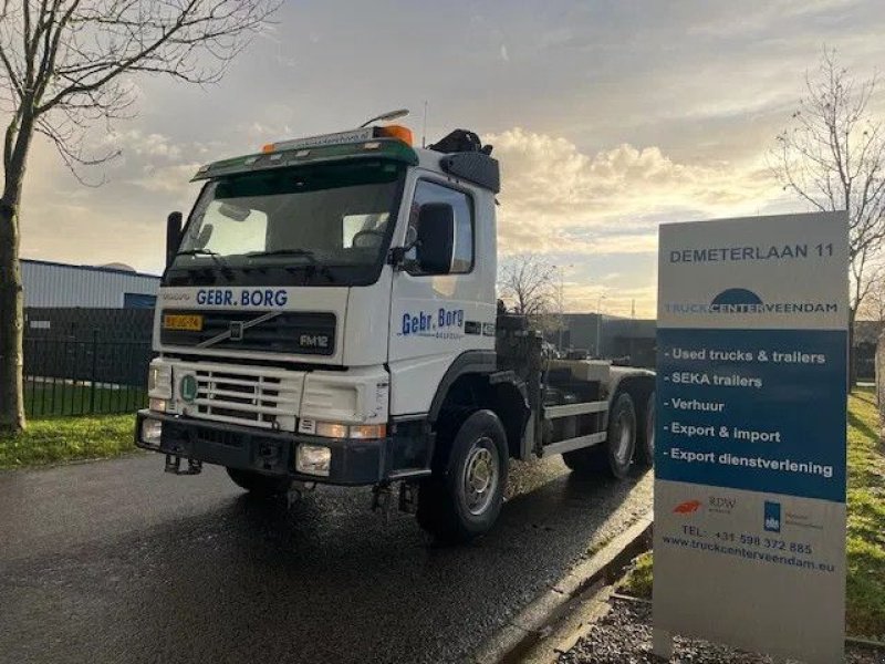 LKW of the type Volvo FM 12.420 6X6 crane Palfinger 14 tm - Meiller 20t hooklift, Gebrauchtmaschine in Veendam (Picture 1)