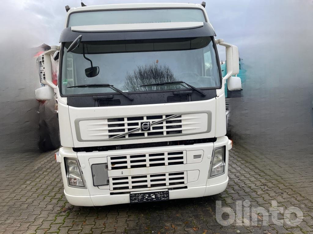 LKW Türe ait Volvo FM, Gebrauchtmaschine içinde Düsseldorf (resim 3)