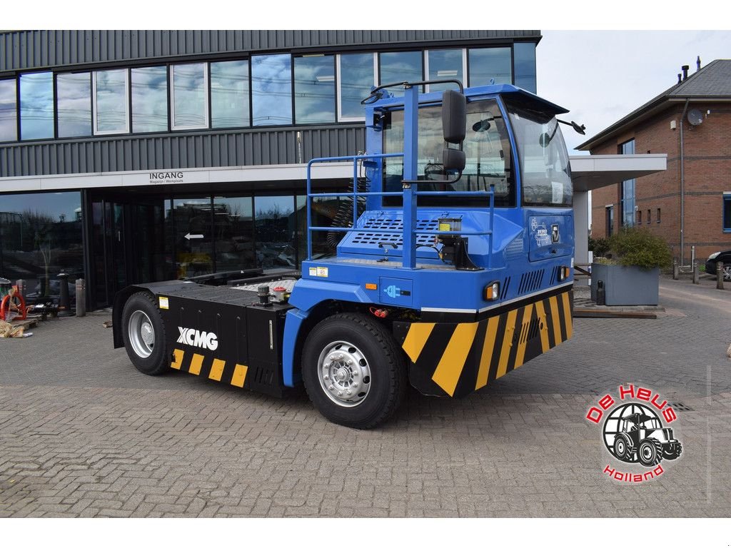 LKW of the type XCMG XPT70E, Neumaschine in MIJNSHEERENLAND (Picture 1)