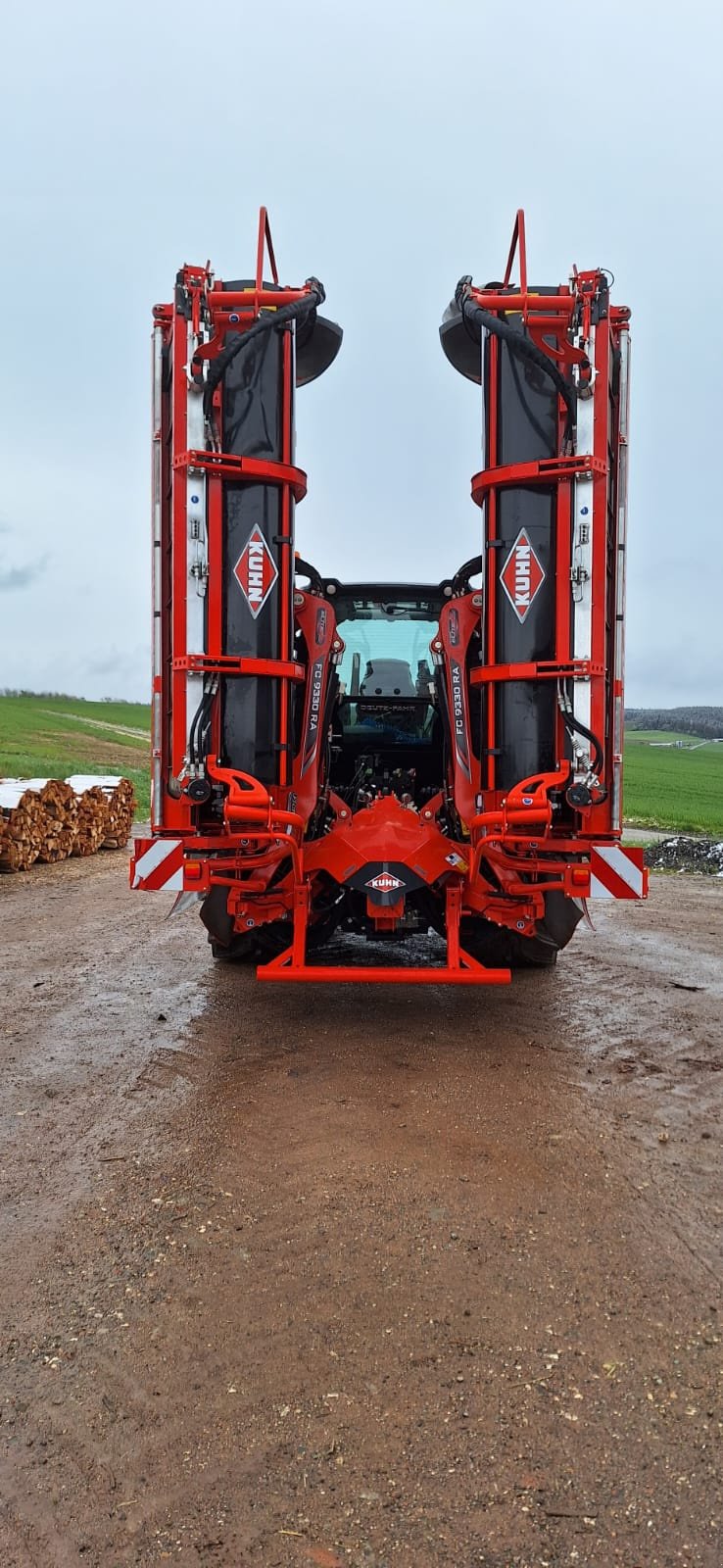 Mähaufbereiter & Zetter van het type Kuhn FC9330+FC3125, Gebrauchtmaschine in Meßkirch (Foto 8)