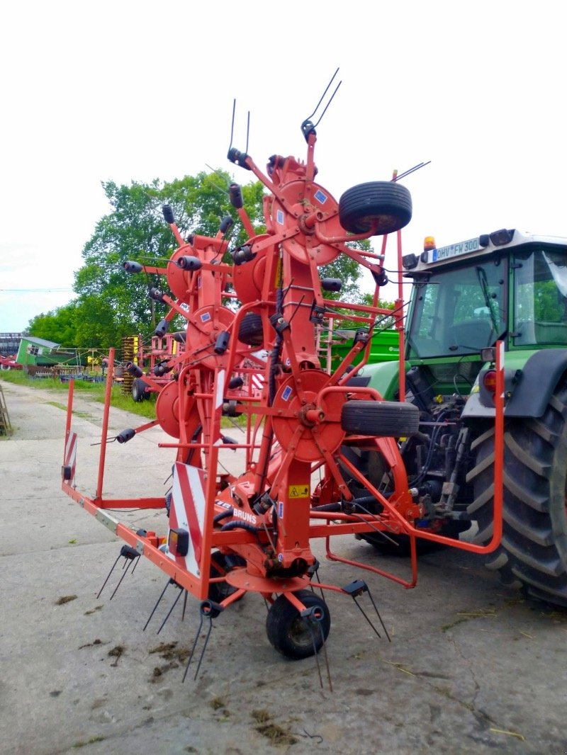 Mähaufbereiter & Zetter des Typs Kuhn GF 8702, Gebrauchtmaschine in Liebenwalde (Bild 3)