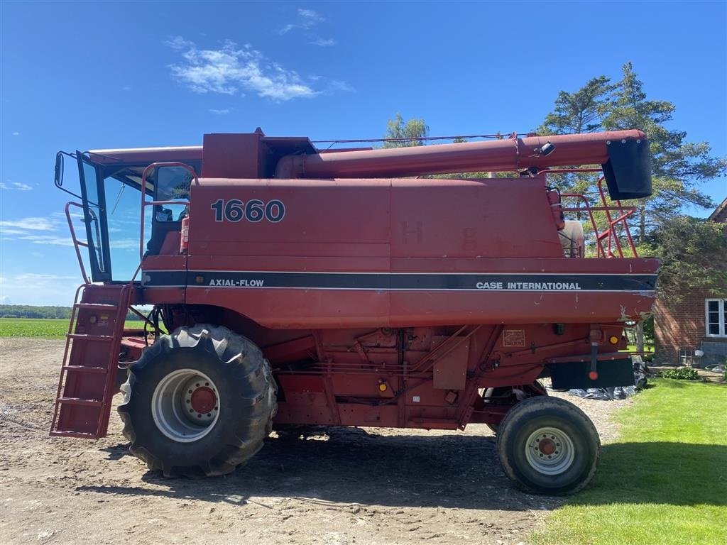 Mähdrescher van het type Case IH 1660 med 1030 skærebord. Velholdt maskine., Gebrauchtmaschine in øster ulslev (Foto 6)