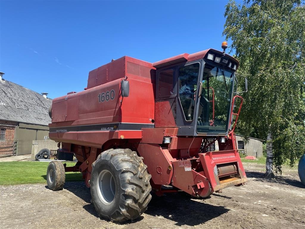 Mähdrescher typu Case IH 1660 med 1030 skærebord. Velholdt maskine., Gebrauchtmaschine v øster ulslev (Obrázok 2)