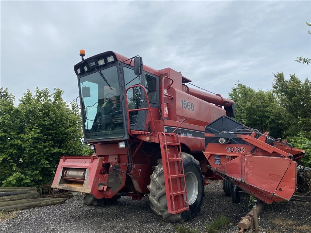 Mähdrescher типа Case IH 1660, Gebrauchtmaschine в øster ulslev (Фотография 1)