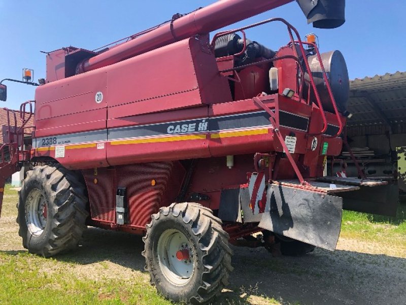 Mähdrescher van het type Case IH 2388 E, Gebrauchtmaschine in Halsbach (Foto 2)