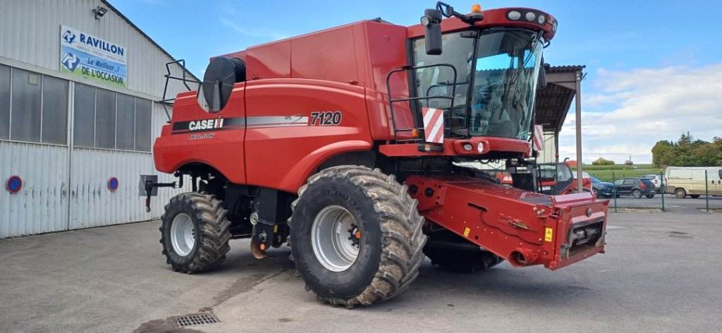 Mähdrescher типа Case IH 7120, Gebrauchtmaschine в VERT TOULON (Фотография 2)