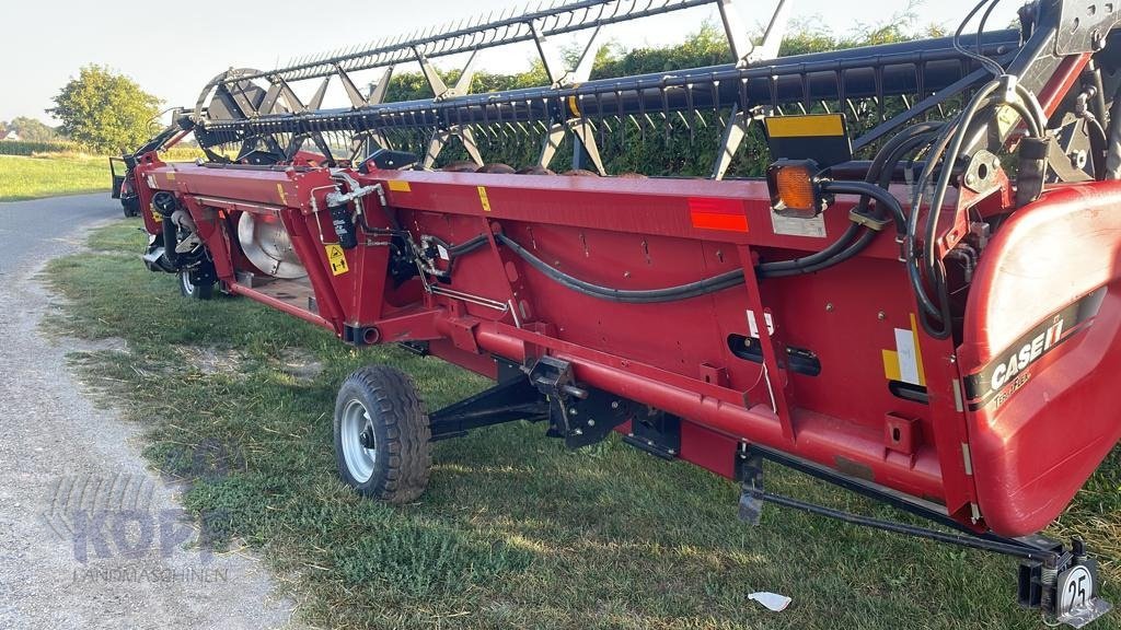 Mähdrescher van het type Case IH 7250, BJ22, 186 Bsd.Raupe Allrad, Neuwertig, Gebrauchtmaschine in Schutterzell (Foto 3)