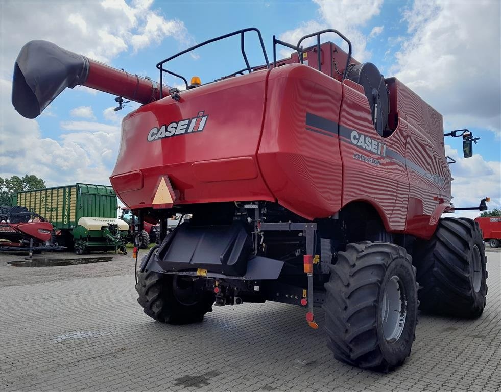 Mähdrescher типа Case IH 8010 med 30 fods skærebord, Gebrauchtmaschine в Horsens (Фотография 8)