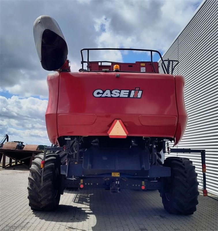 Mähdrescher typu Case IH 8010 med 30 fods skærebord, Gebrauchtmaschine w Horsens (Zdjęcie 7)