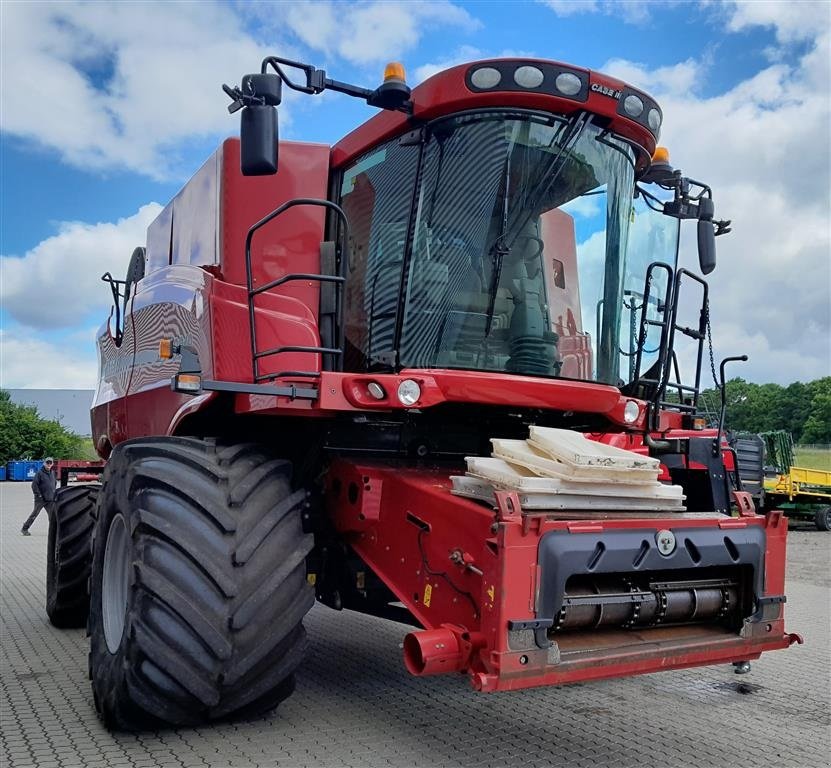 Mähdrescher tip Case IH 8010 med 30 fods skærebord, Gebrauchtmaschine in Horsens (Poză 4)