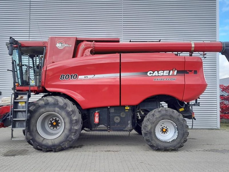 Mähdrescher tip Case IH 8010 med 30 fods skærebord, Gebrauchtmaschine in Horsens (Poză 1)